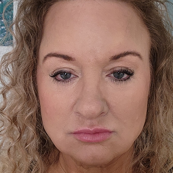 Meet your Posher, Jennifer - Picture 3 of 3